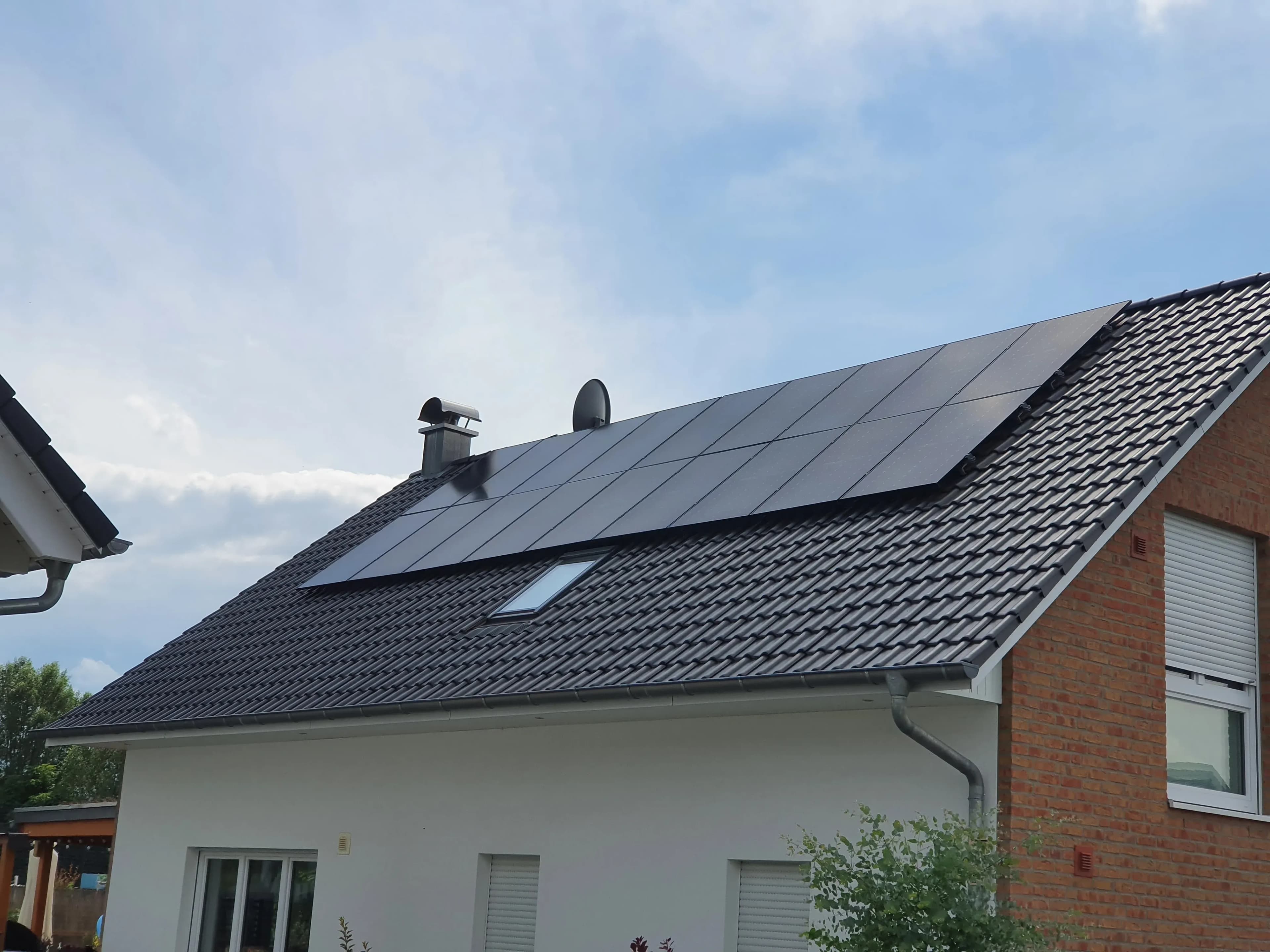 Senke Deine Stromkosten dauerhaft – mit Deiner eigenen Solaranlage vom regionalen Experten